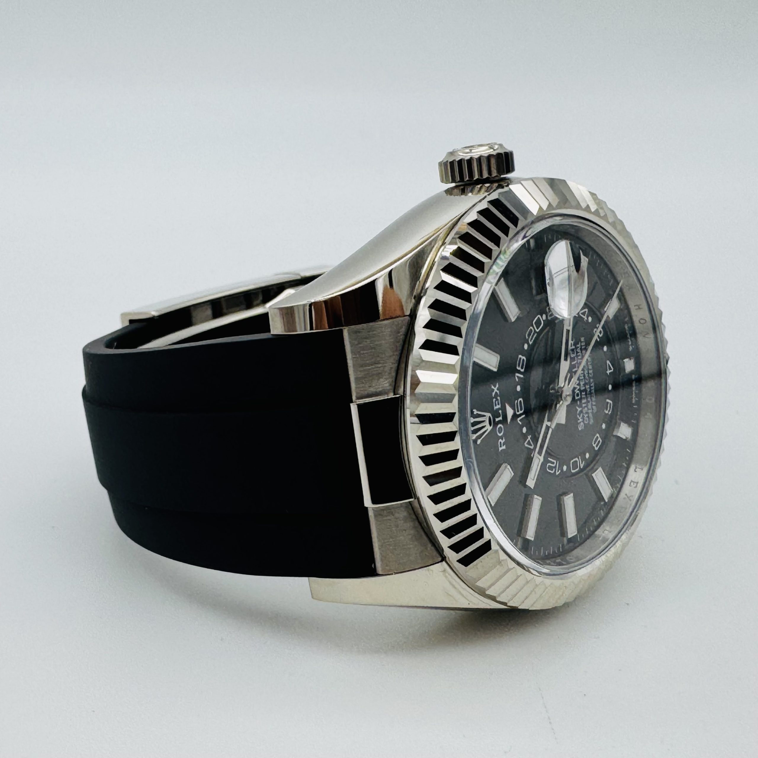 Rolex Sky Dweller Or Blanc 18k Black Dial 2024 Full set